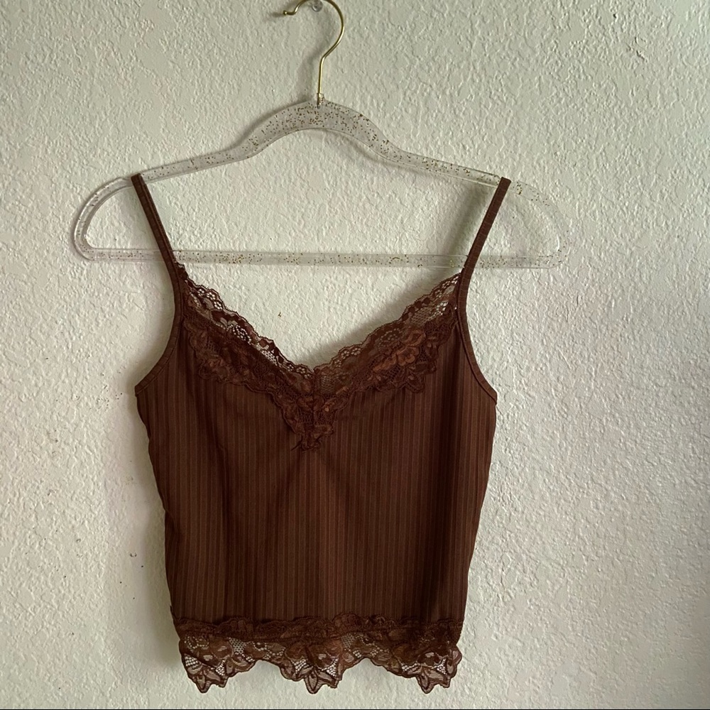 brown lace tank top 🤎